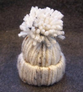 how to make hat ornament from yarn & cardboard tube